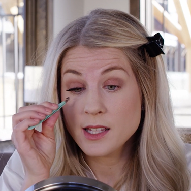 How to Put on Lashes | Suzie Bumble Lashes