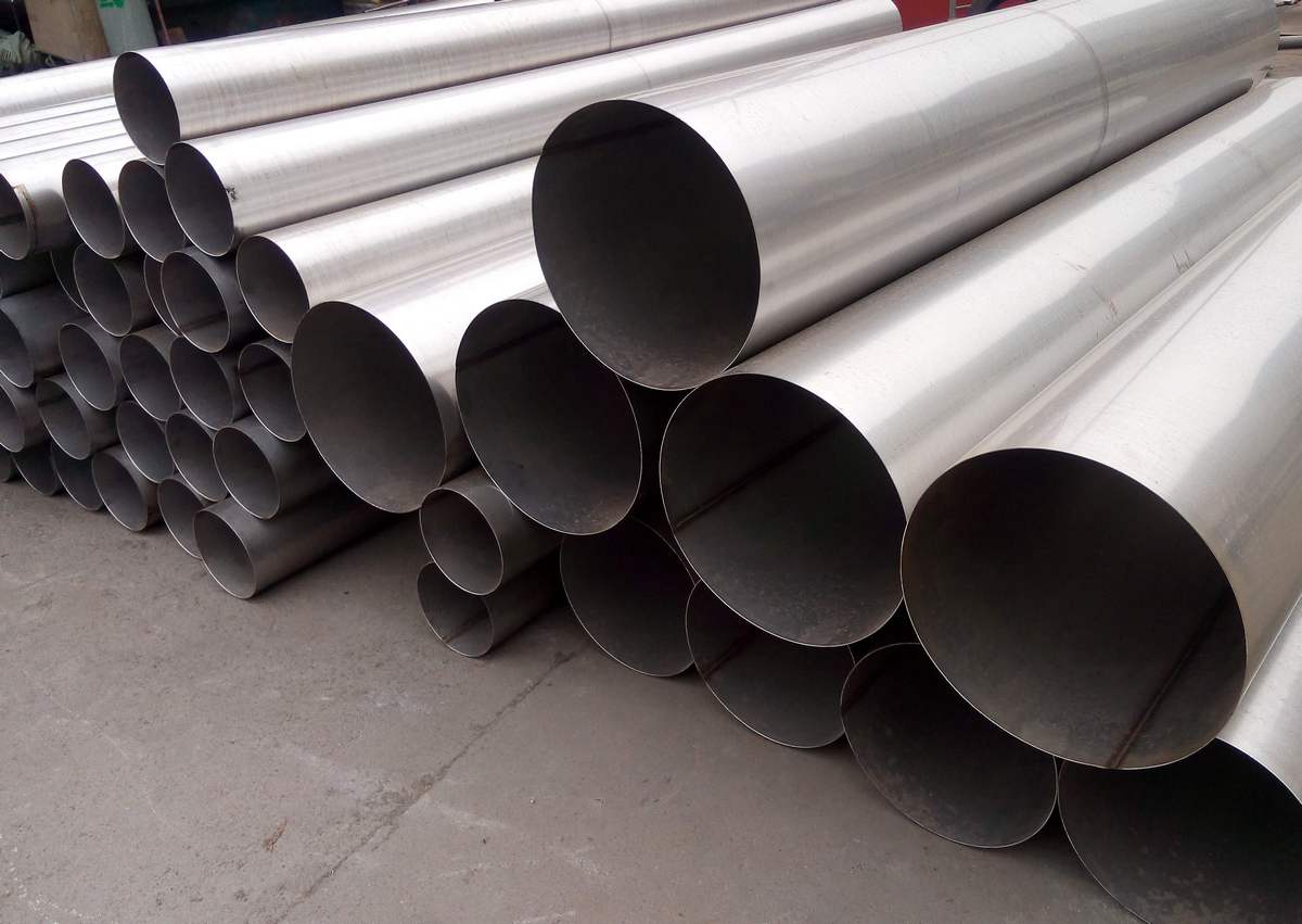 What are the Applications and Uses of Stainless Steel Pipes?