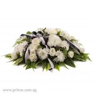 A brief guide on choosing condolence flowers in Singapore