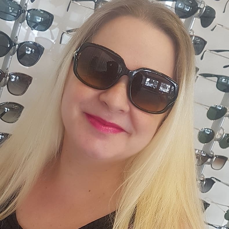 Wide Range Of Eyeglasses like Gucci,Vogue , Ray-Ban, Dior, and Versace in Mississauga