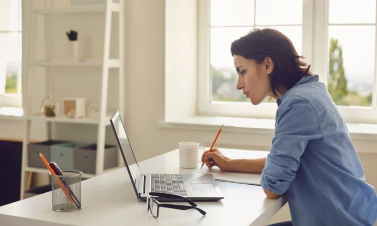 How To Choose An Outsourcing Partner For Your Online Courses