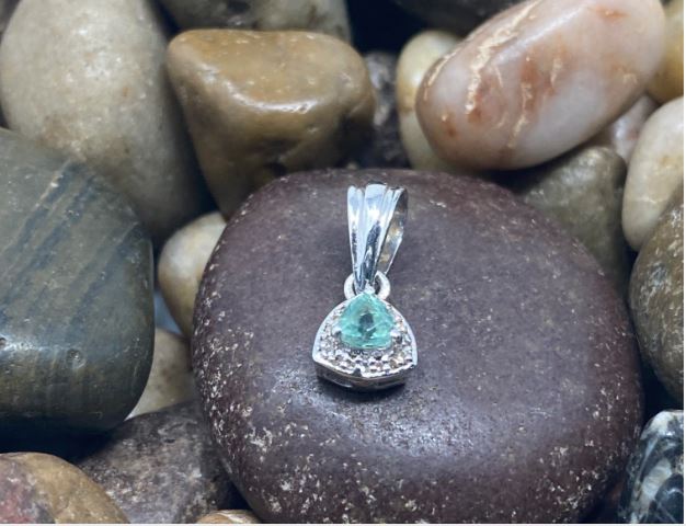 Perk Up Your Everyday Look with Elegant Gemstone Jewellery 