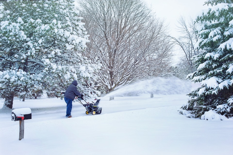 Choose the best now shoveling service with snow shoveling app