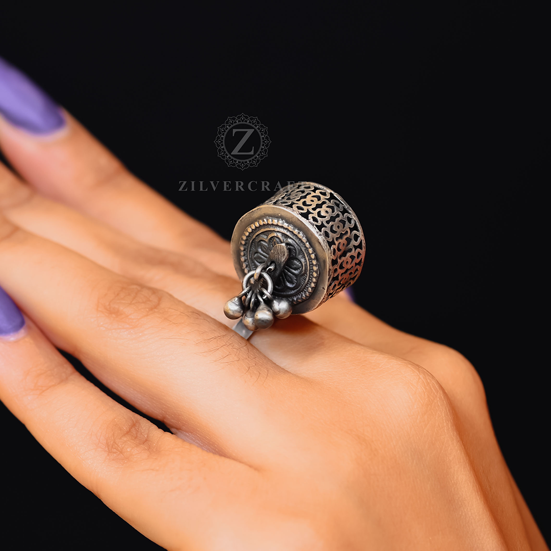 How to Wear Silver Jewelry and Stand Out from the Crowd