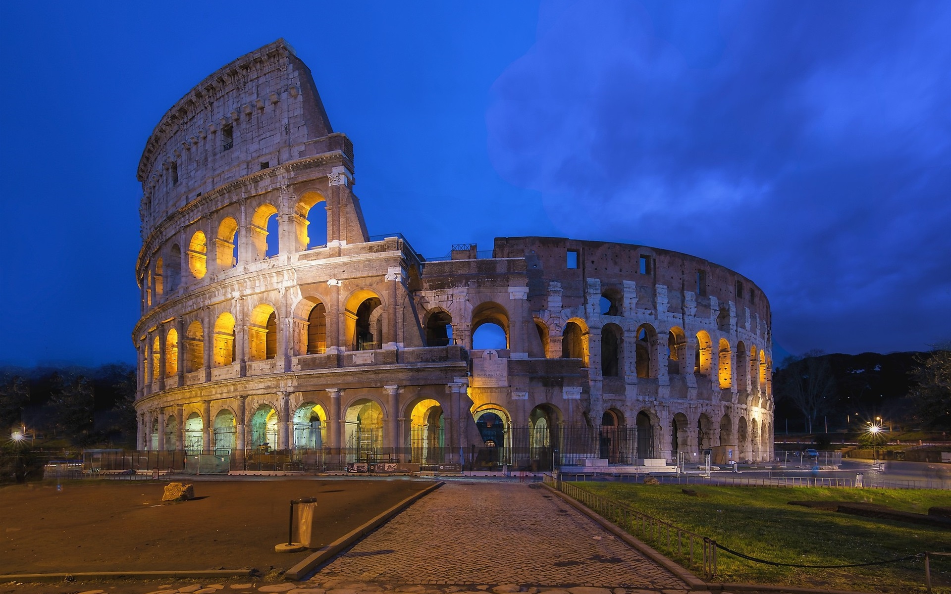 Italy is country of Europe located in south Europe