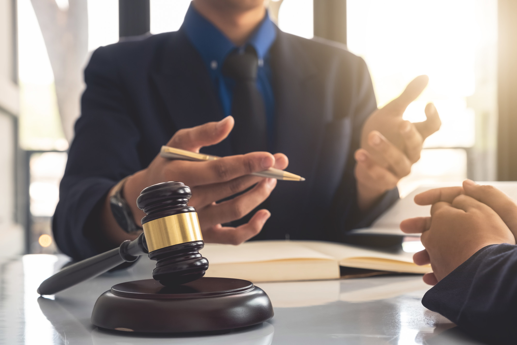 Online Advocate Legal Advice in India | Advocate Earth