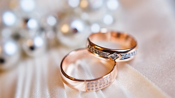 علامات وجود علاقة خارج نطاق الزواج من قبل شريكك