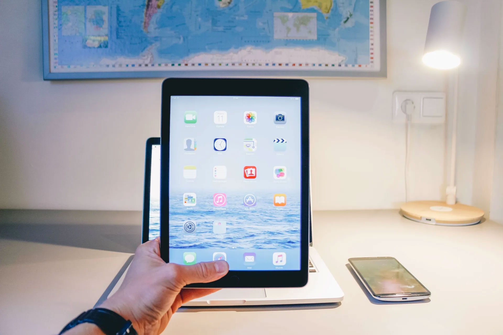Touch Screen Monitor and Display Market Size, Key Players & Forecast Report to 2030