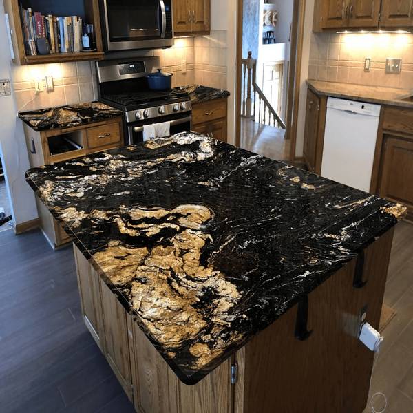 FUSION BLACK QUARTZITE | BLACK WORKTOPS