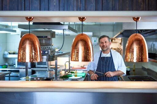 How to Hire a Private Chef in London and celebrate a special occasion with good food