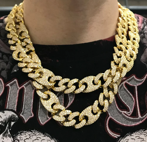 Why Every Fashionista Needs A Bust Down Chain In Their Collection