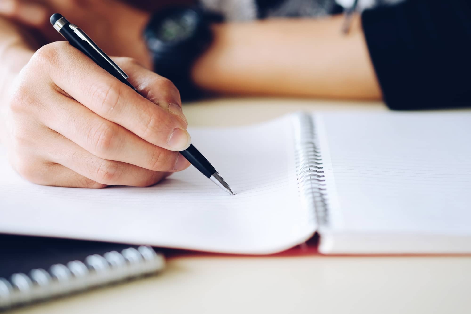 70 Topics for Compare and Contrast Essay – Guide 2022