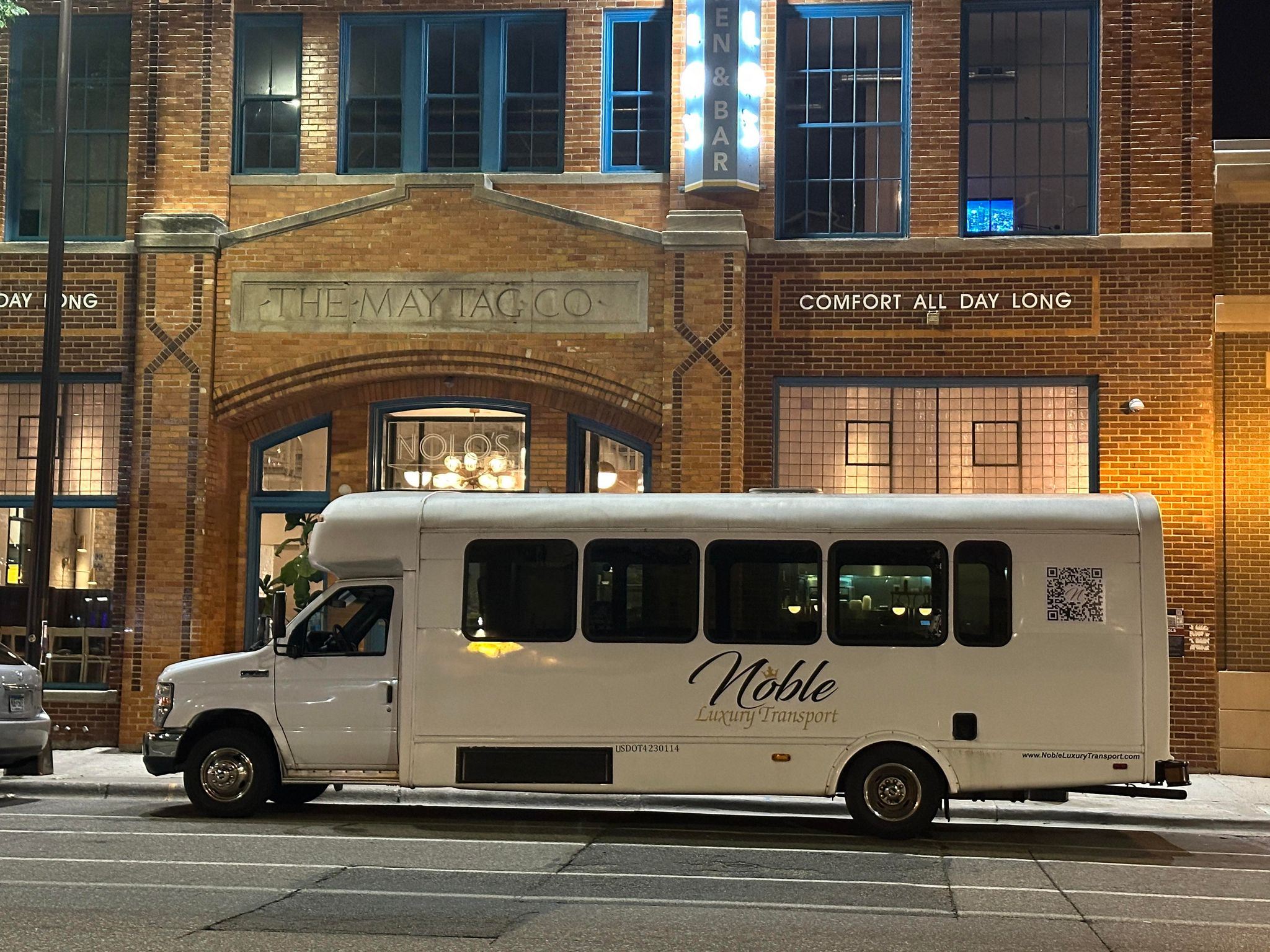 How Luxury Transport Services in Shakopee Minnesota Enhance Corporate Events?