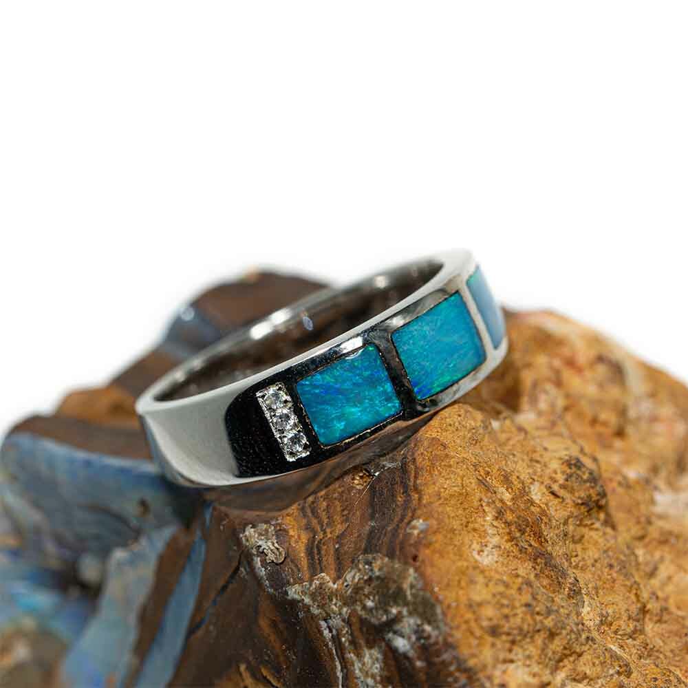How to Select an Opal Engagement Ring