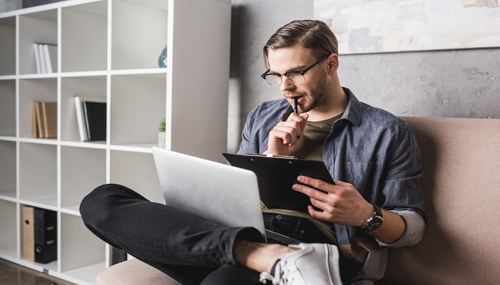 How Does a Professional Accountant in Toronto Manage Finances?