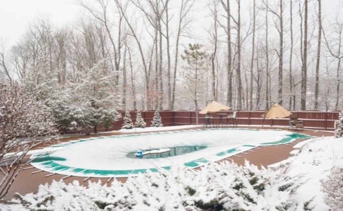 How to Remove Snow from Pool Cover | Tips