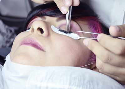 Enjoy the benefits of beauty services with the few taps: beauty on-demand app