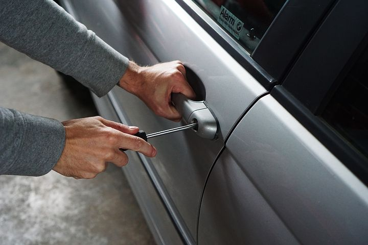 Steps One Should Take After an Automobile Lockout