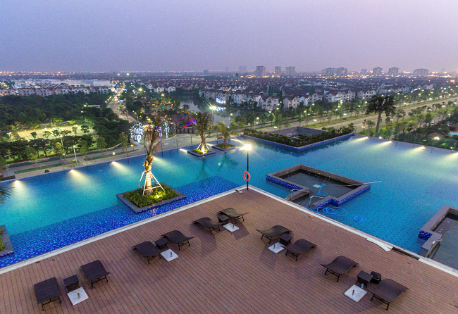 Bể bơi tràn bờ Vinhomes Riverside Long Biên