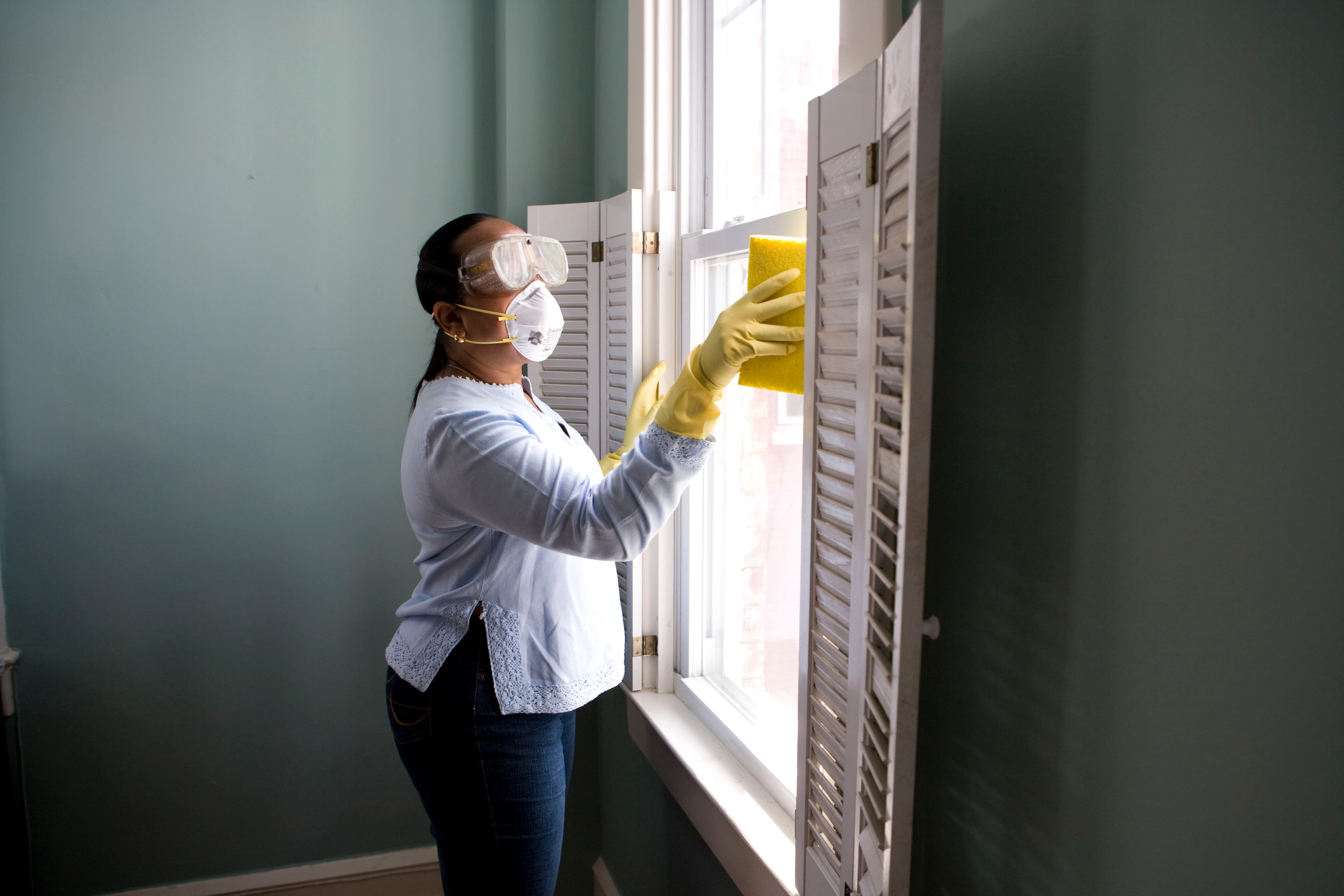 Four Excellent DIY Remedies For Cleaning Upholstery Stains