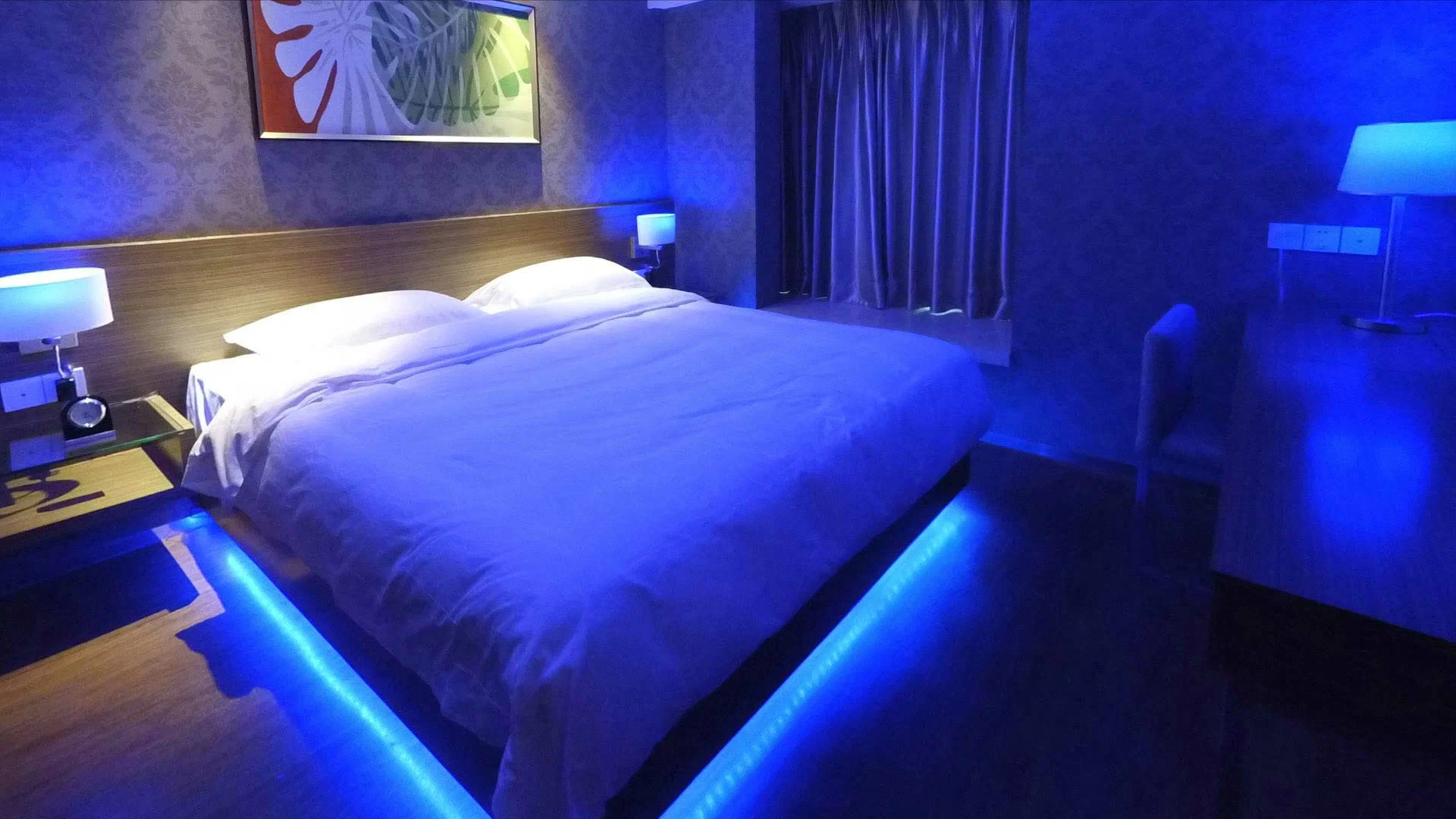 How to Create Custom Neon Signs for Your Business?