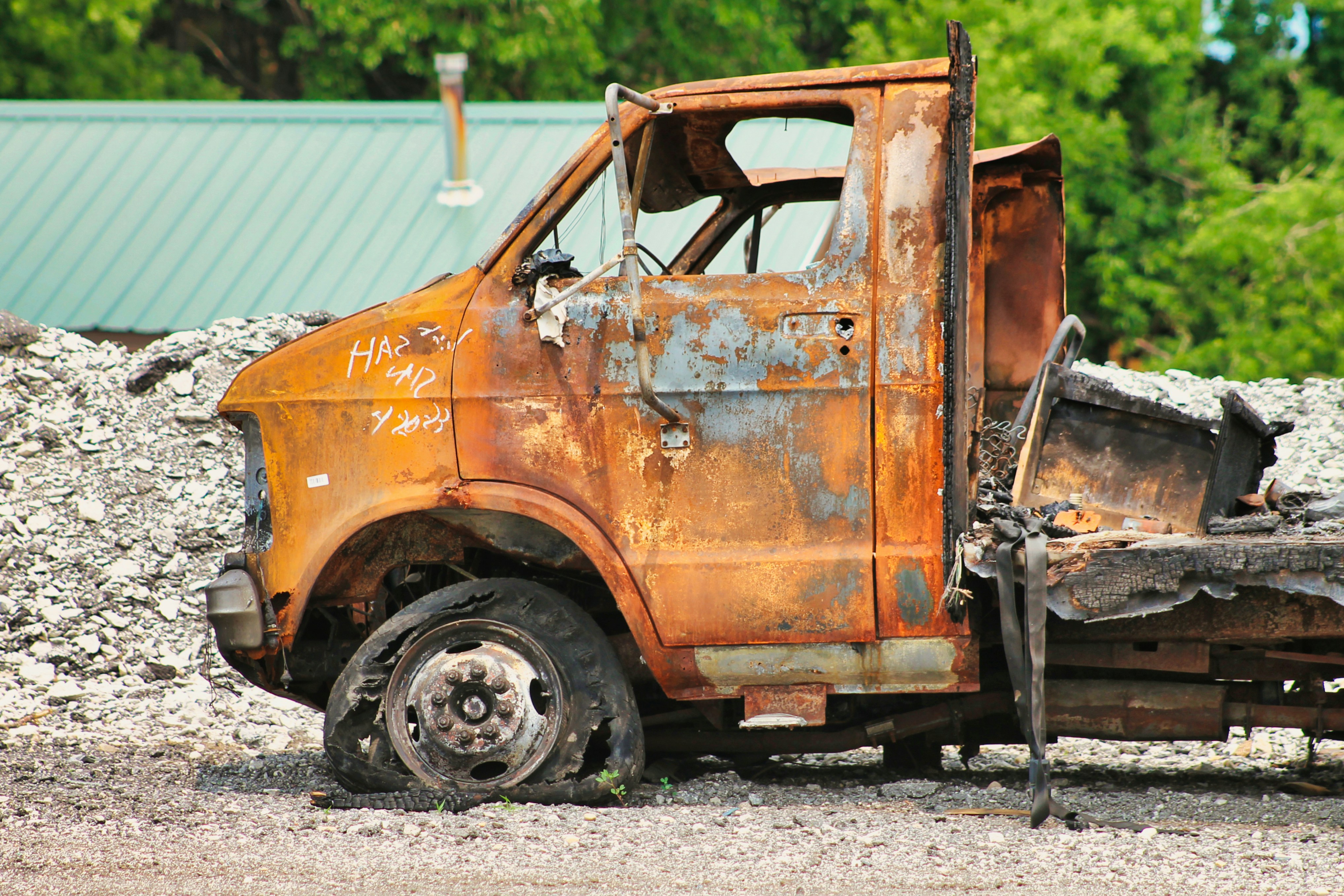 Maximizing Returns: Tips for Choosing the Right Auto Wreckers in Sydney