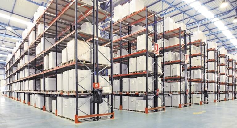 Guidelines and best practices for storing pallets at a warehouse
