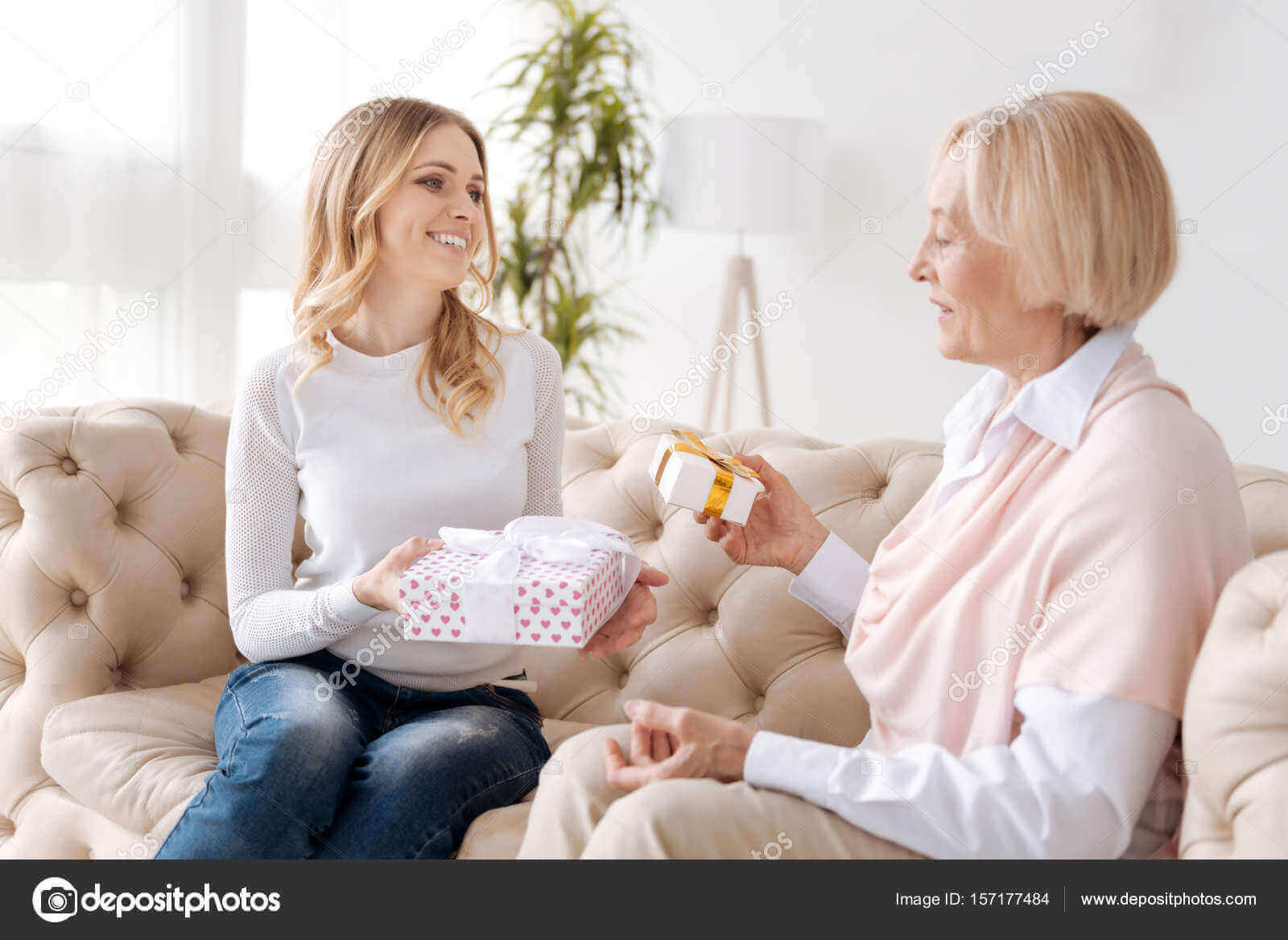 GIFTS FOR MOTHERS ON MOTHER’S DAY