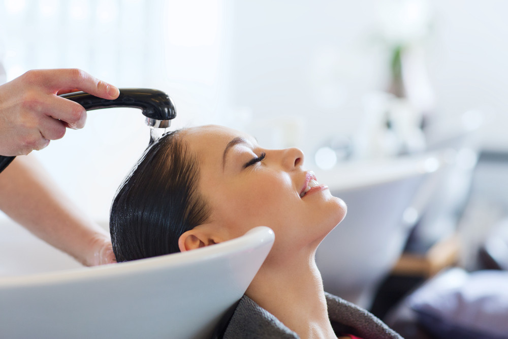 The Benefits Of Home Salon Services