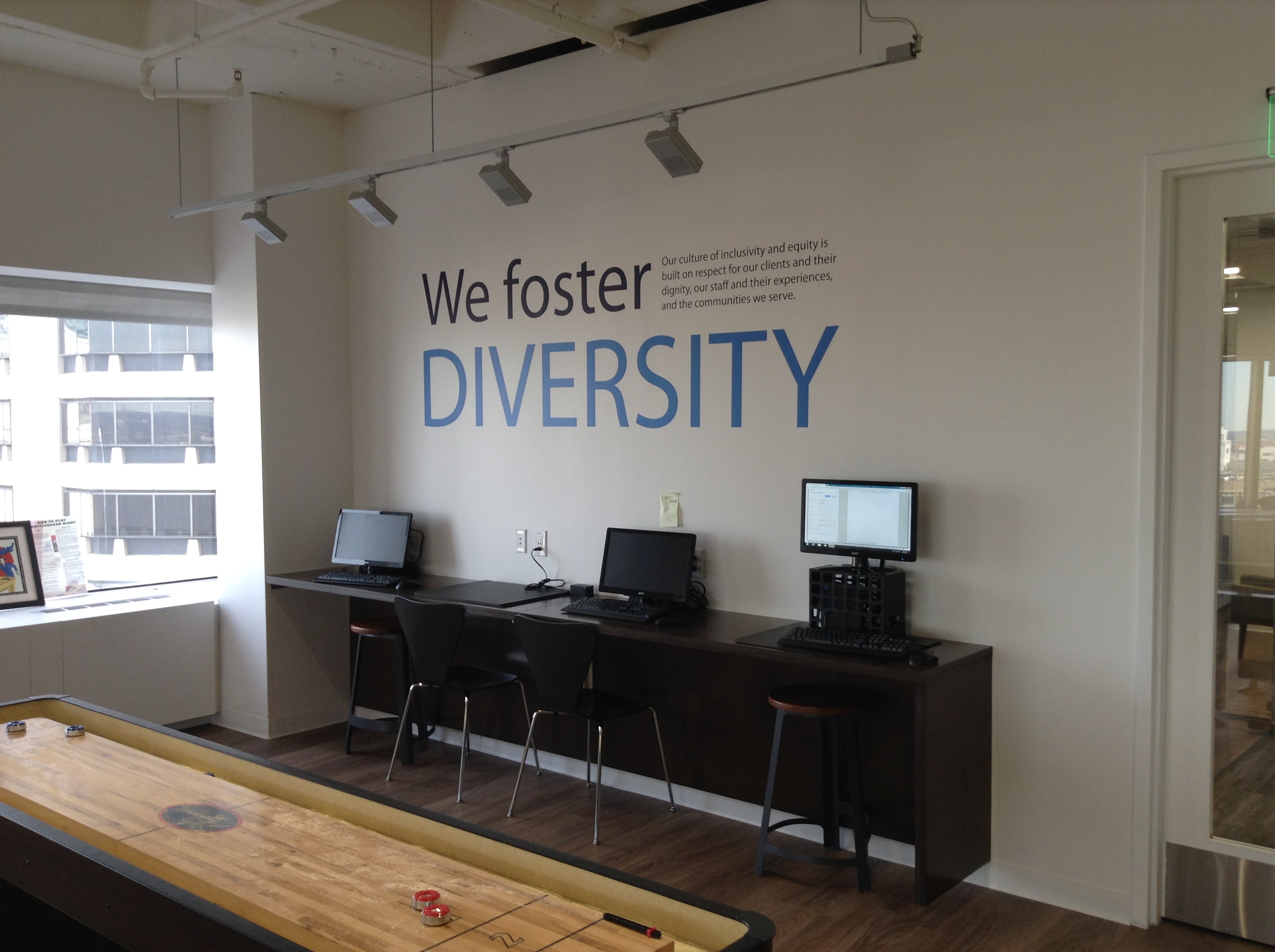 Lobby Signs: Your Best Chance at Greeting Your Visitors the Right Way