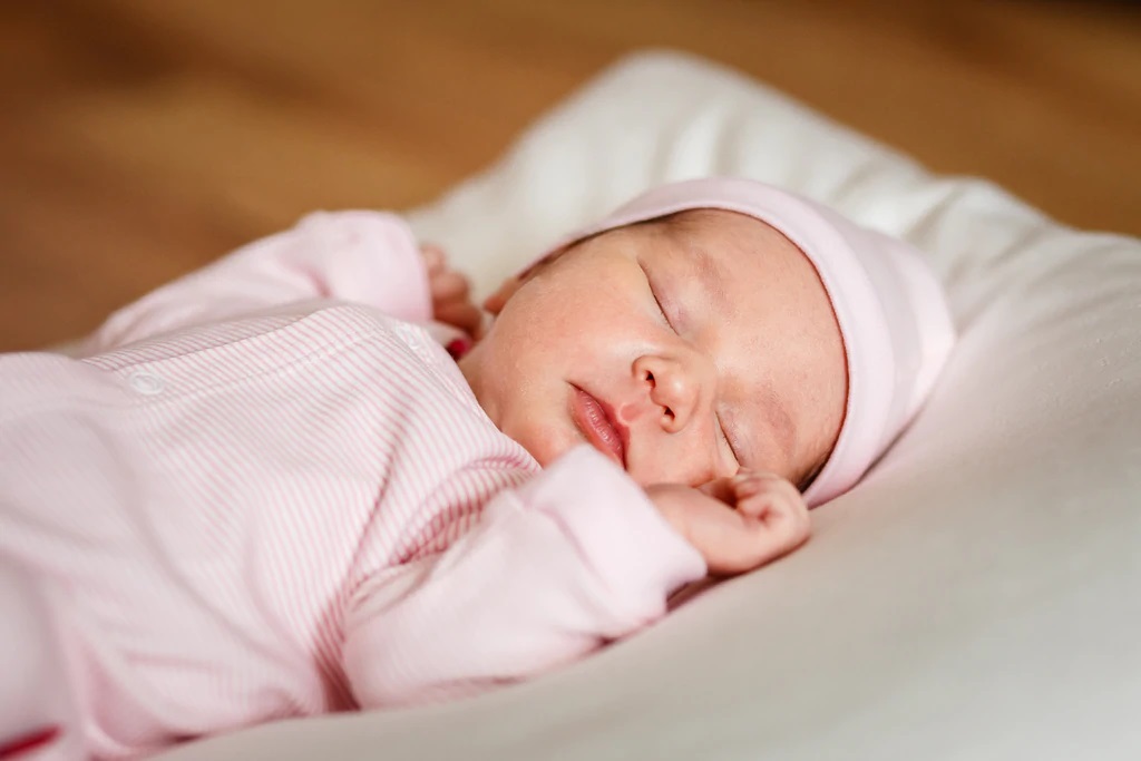 How to Find the Best Baby Swaddles