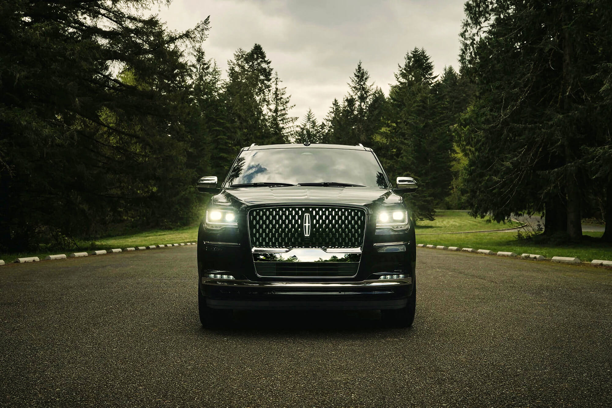 13 Important Benefits of Hiring an SUV Limousine