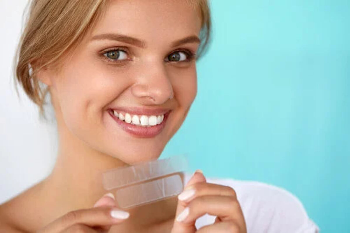Your Guide To At-Home Teeth Whitening