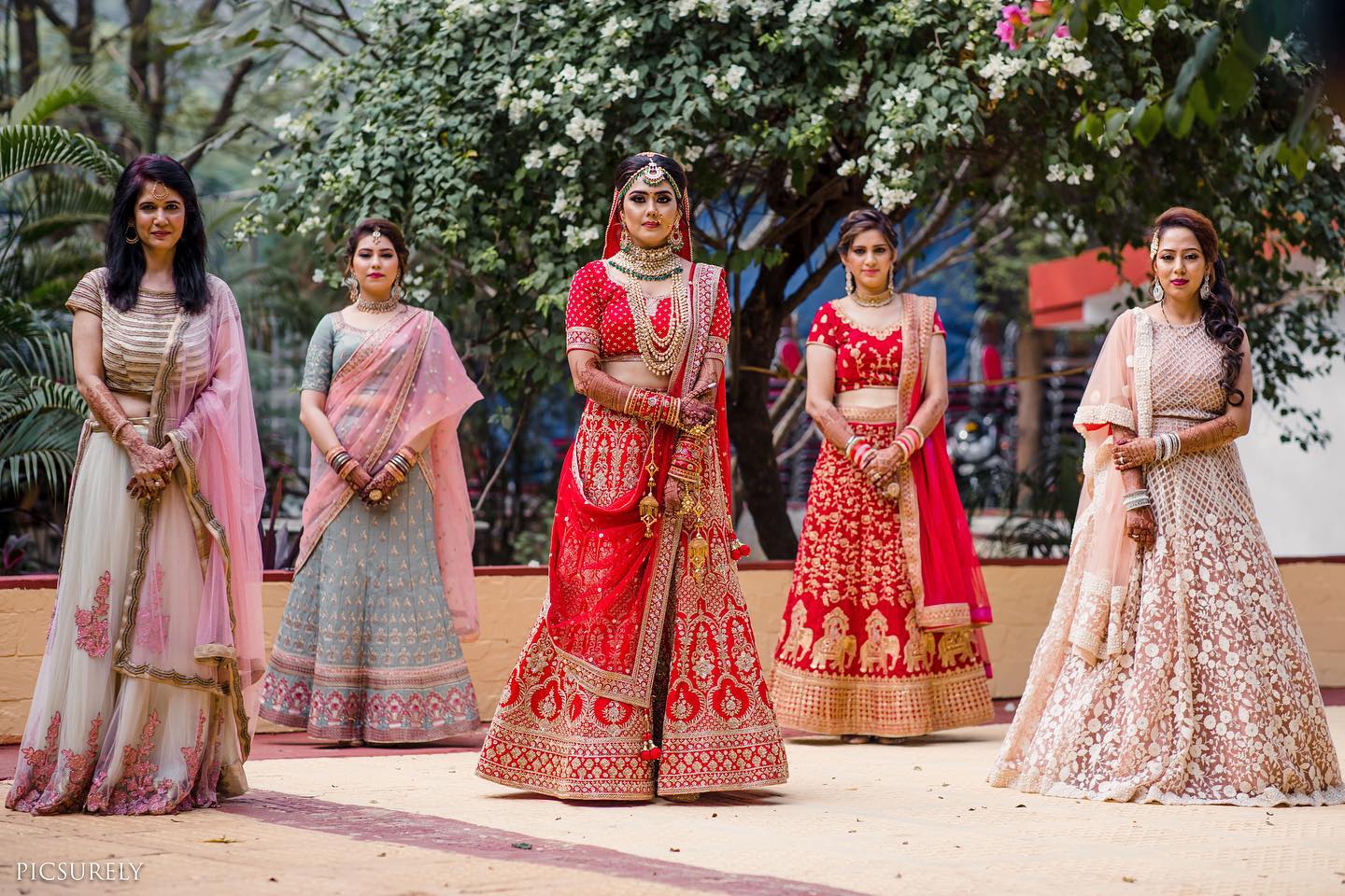 Some great wedding photos of the bride 