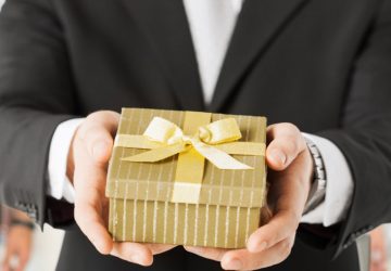 How to Choose the Right Event Gift Supplier for Your Needs