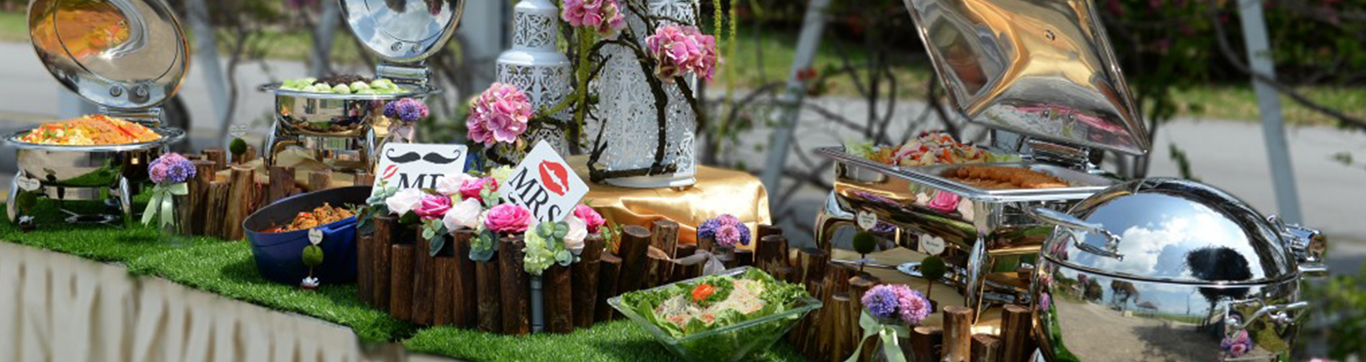 5 Reasons Why You Should Hire a Buffet Caterer for Your Next Event