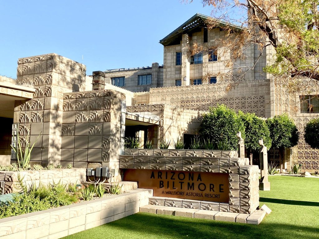 Top 5 Phoenix Resorts for Honeymoon or vacation