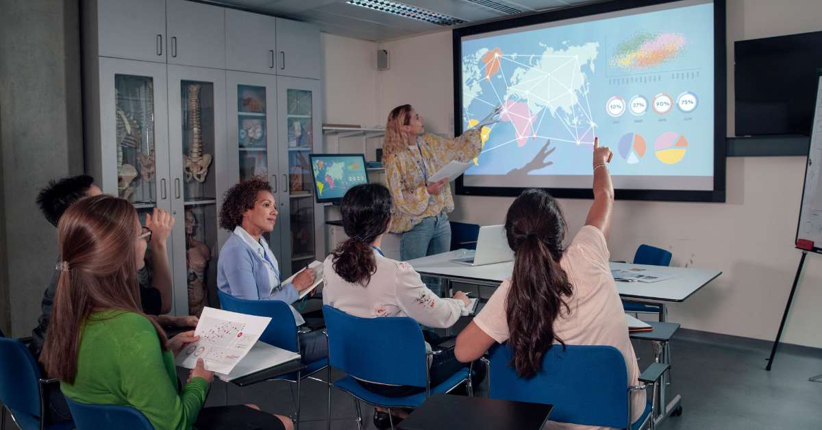 Unlock Your Potential with the Best Spoken English Institute in Dhaka