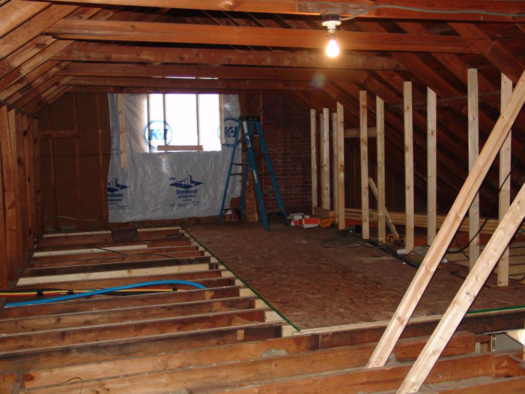 Know the different types of attic insulation for your home in Los Angeles and their benefits
