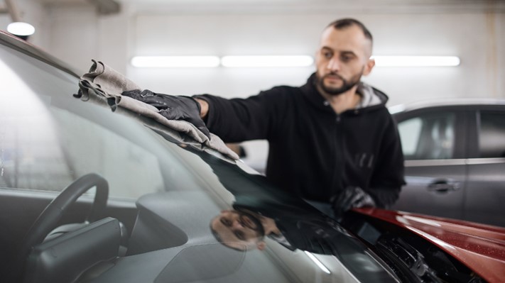 How to Fix Scratches in Auto Glass