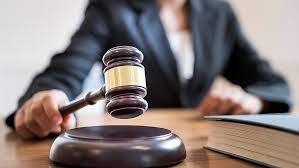 TOP FOUR BENEFITS OF HIRING A LADY ADVOCATE