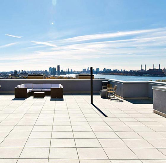 Cool Roof Tiles vs. Traditional Roofing: A Cost-Benefit Analysis