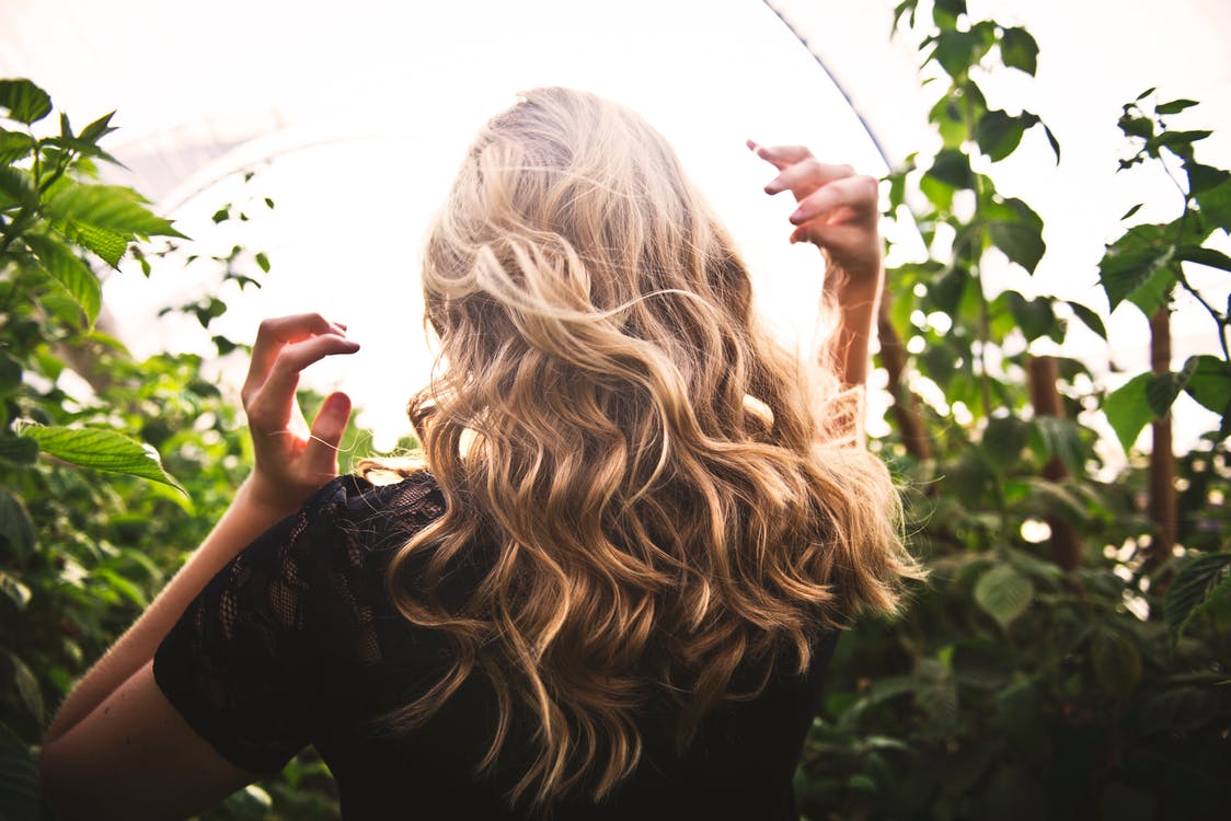 Rock that Crown: Flattering Hair Colors for a Perfect Look