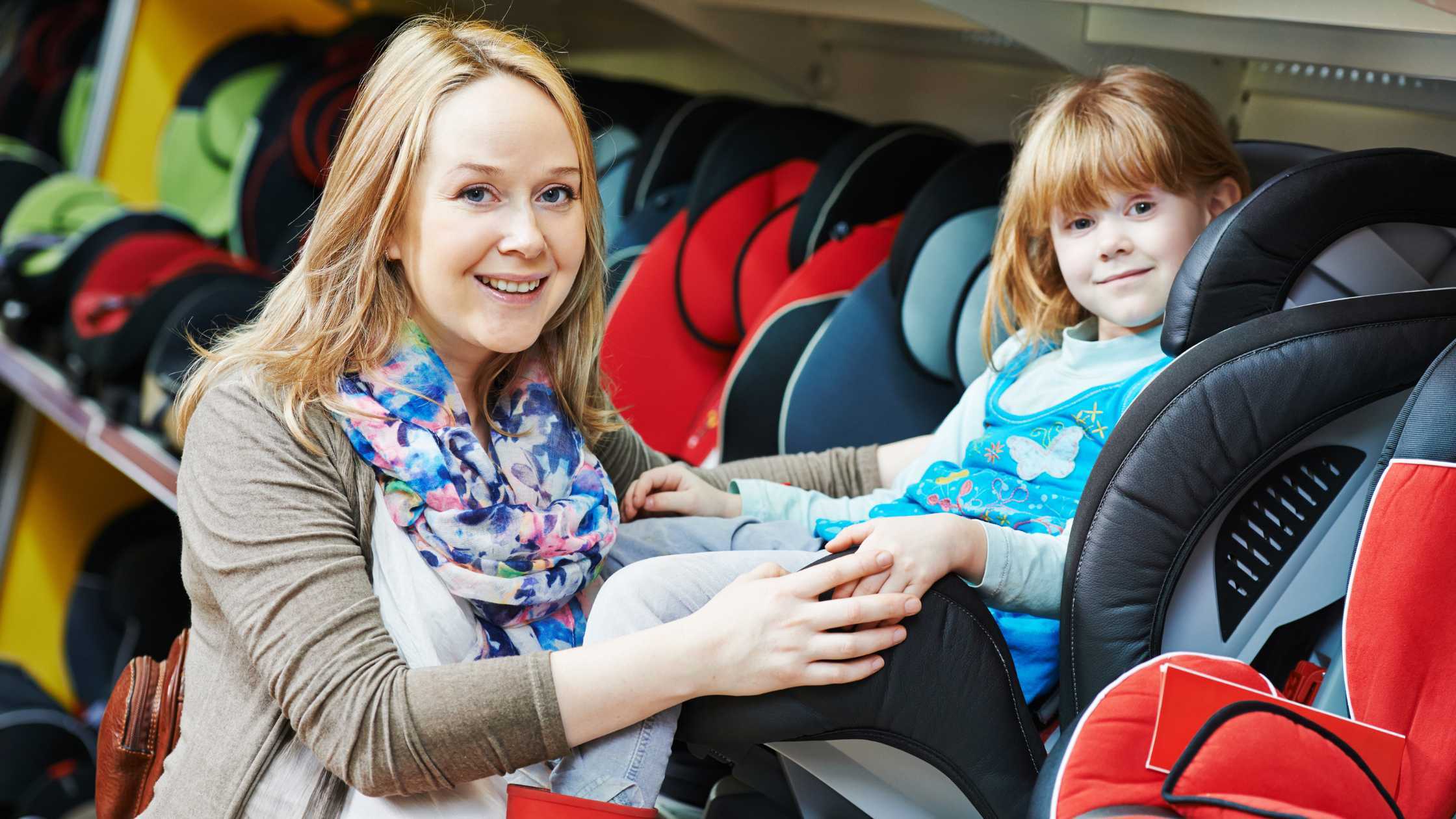Traveling with Little Ones? Say Goodbye to Car Seat Chaos with Kidmoto!