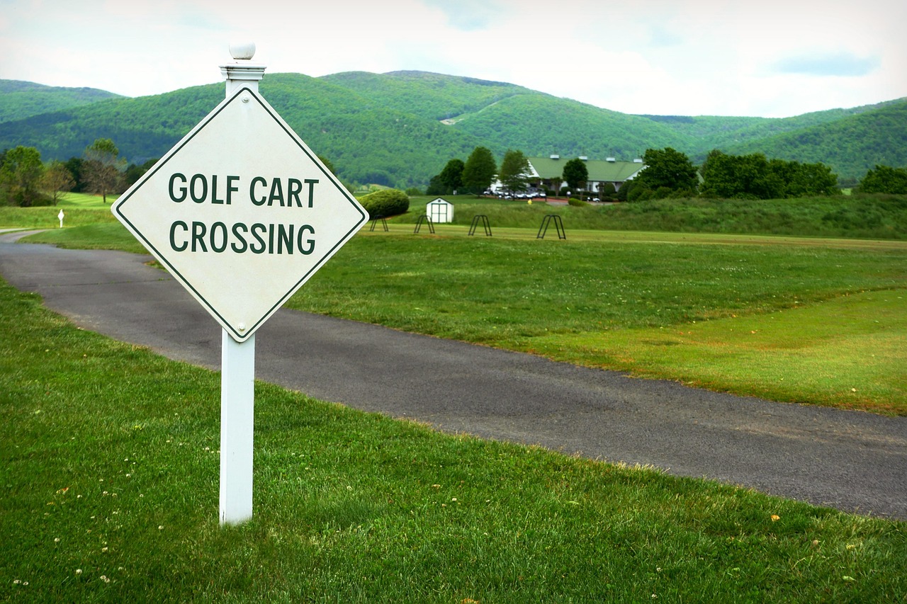 Why Some Golfers Prefer SUVs for Course Access