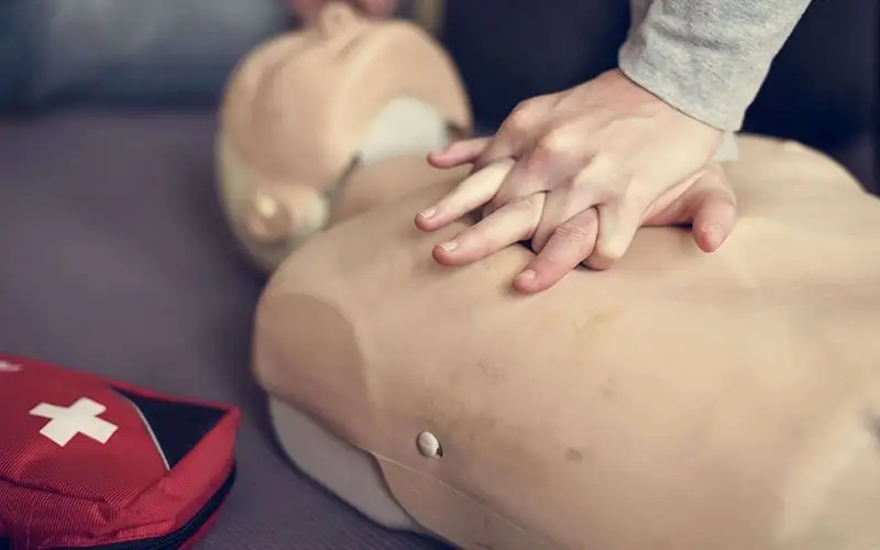 How First Aid Skills Can Benefit People in the Workplace