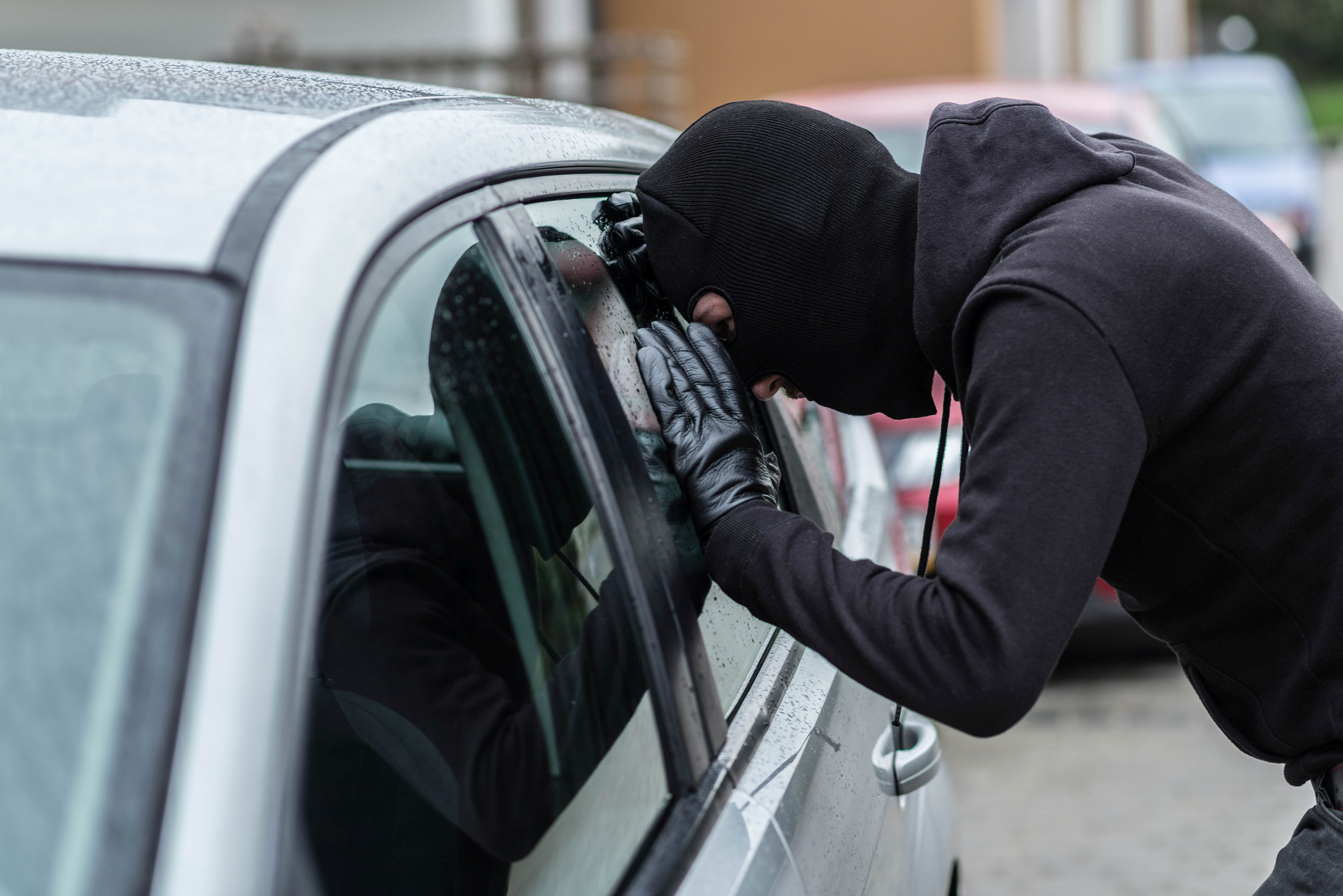 How to protect yourself from car rental scam in Sharjah