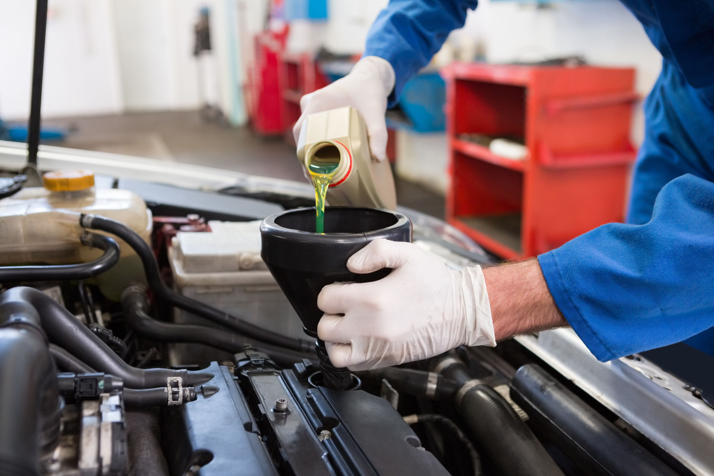 Which Oil Change is Better: Conventional or Synthetic Oil?