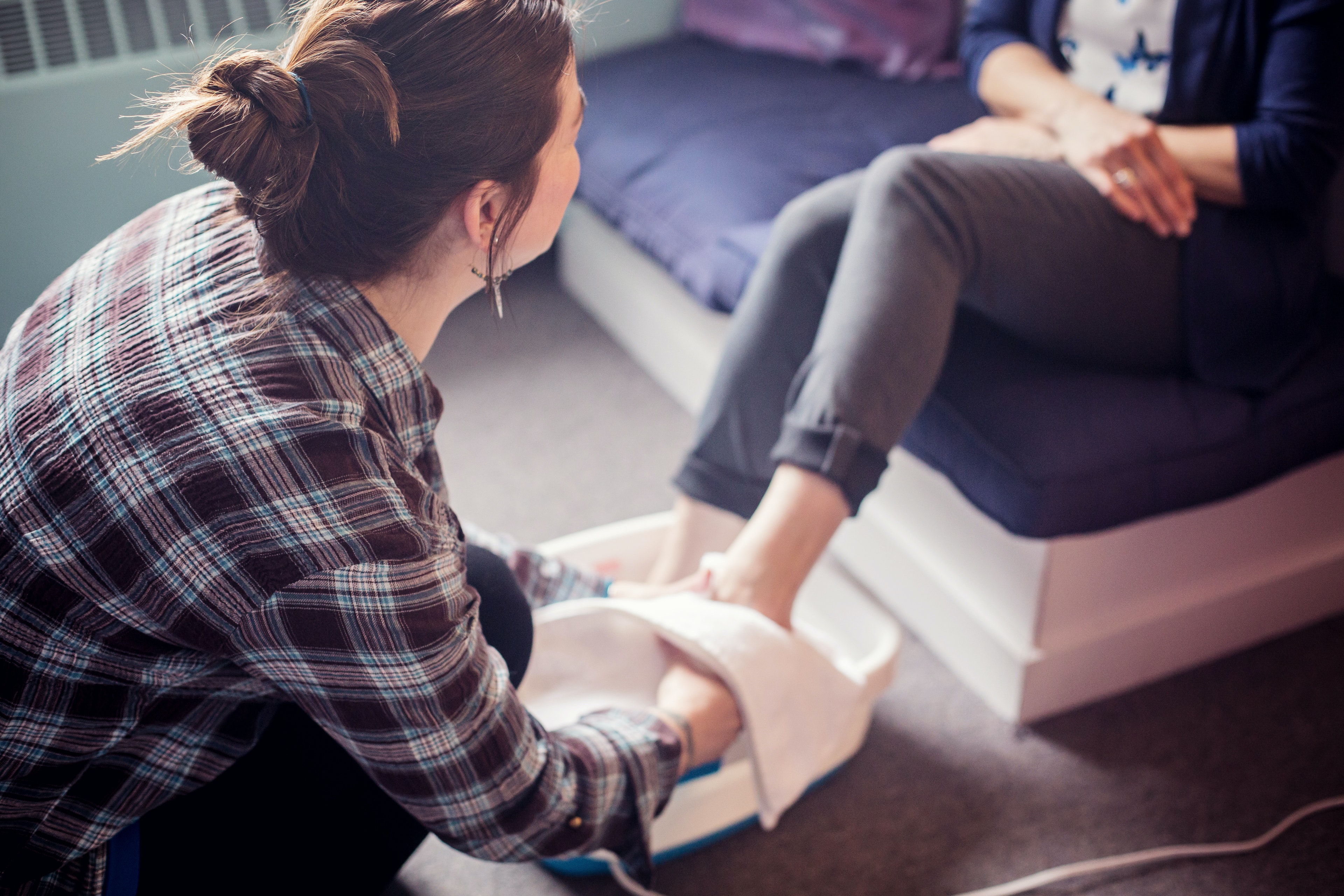 How Can Foot Reflexology Be Beneficial For You?