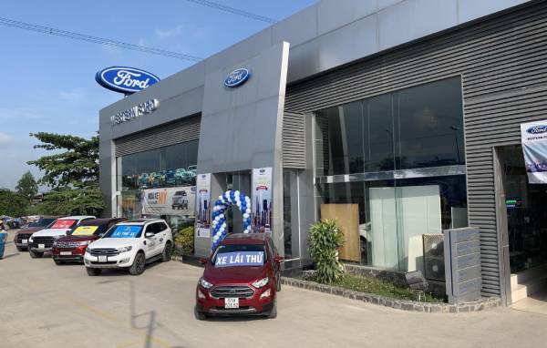 Khám phá những ưu điểm nổi bật giúp Ford Transit 2022 dẫn đầu doanh số